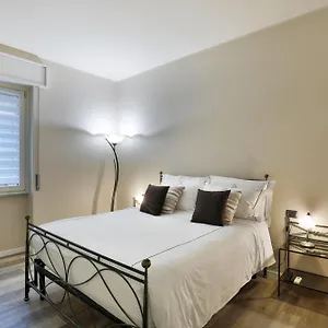  Apartment Dante Italy
